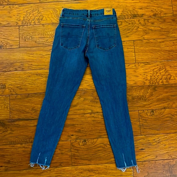 Levi Denizen - Picture 2 of 3